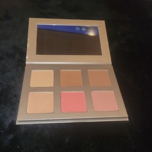 Iconic London blaze chaser face palette